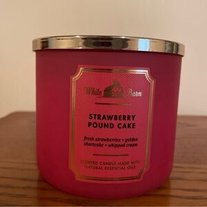 White Barn “Strawberry Pound Cake”Scented Candle - Bath & Body Worka